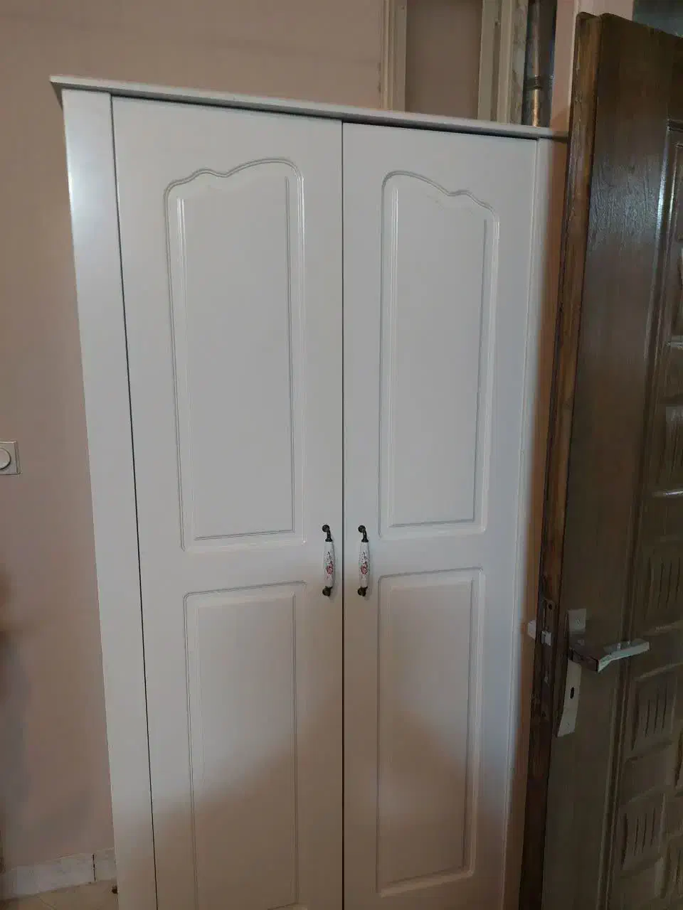 تخت خواب و تشک و پرده و کمد و میز مطالعه و لوستر|تخت و سرویس خواب|قم, حاج خلیل|دیوار