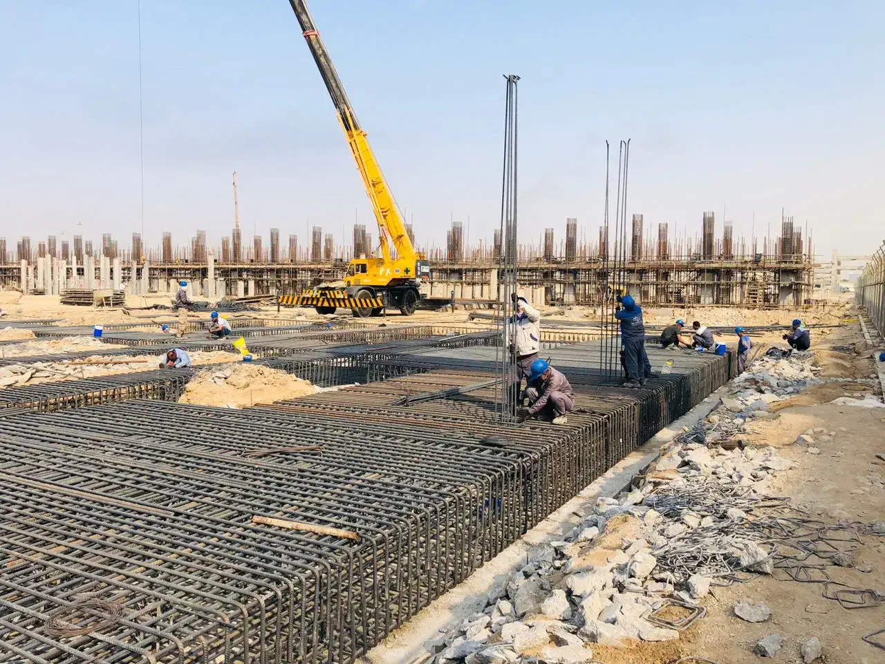 استخدام استاد کار قالب بند و ارموتوربند حرفه ای|استخدام معماری، عمران و ساختمانی|آبادان, |دیوار