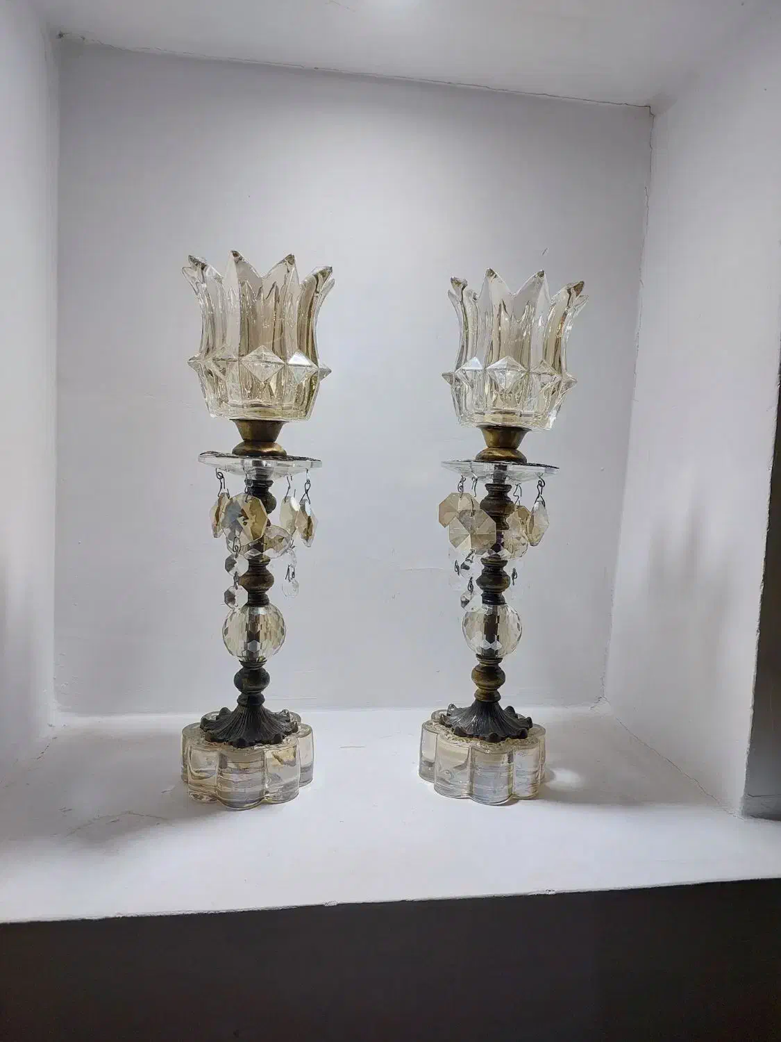 یک جفت شمعدان طرح لاله|لوستر و چراغ آویز|کوچصفهان, |دیوار