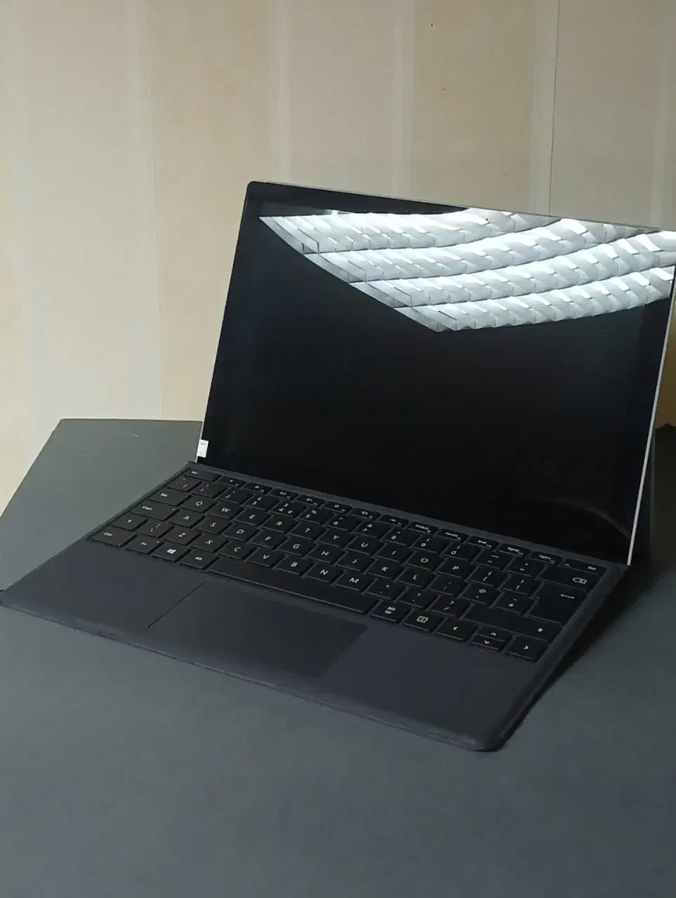 مایکروسافت Surface Pro 5 LTE در حد آکبند Grade AAA|رایانه همراه|تهران, درختی|دیوار