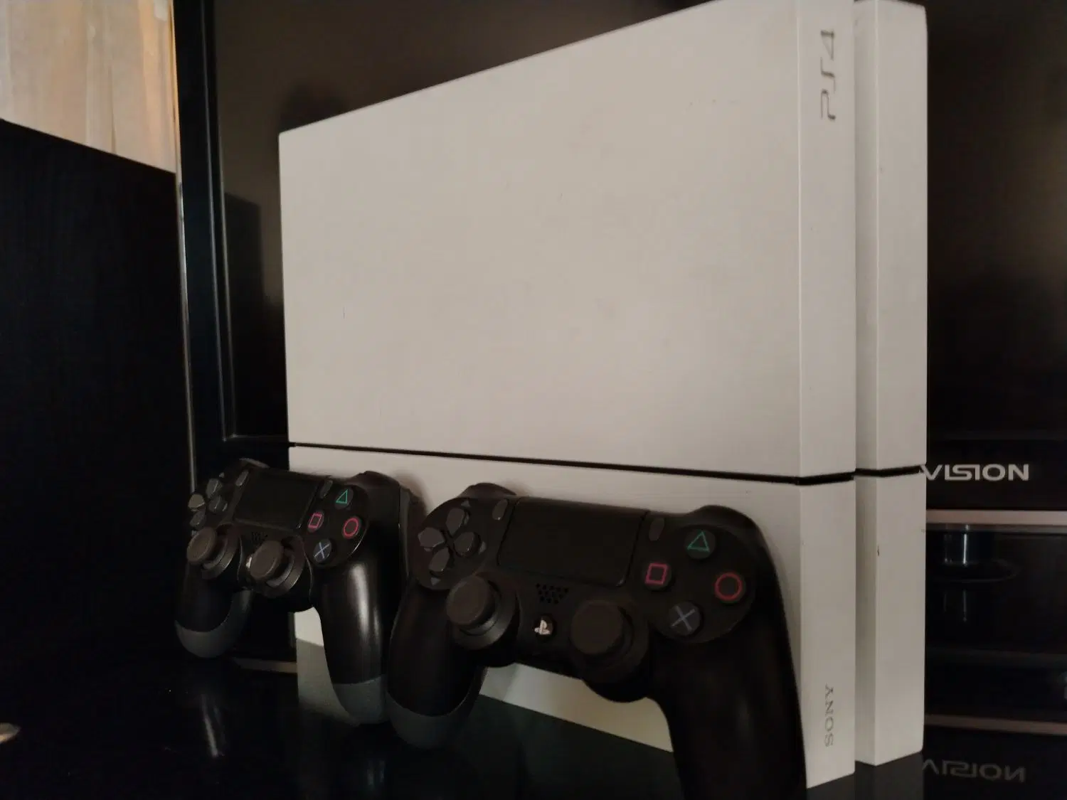 PS4 سفید صدفی|کنسول، بازی ویدئویی و آنلاین|کوهسار (البرز), |دیوار