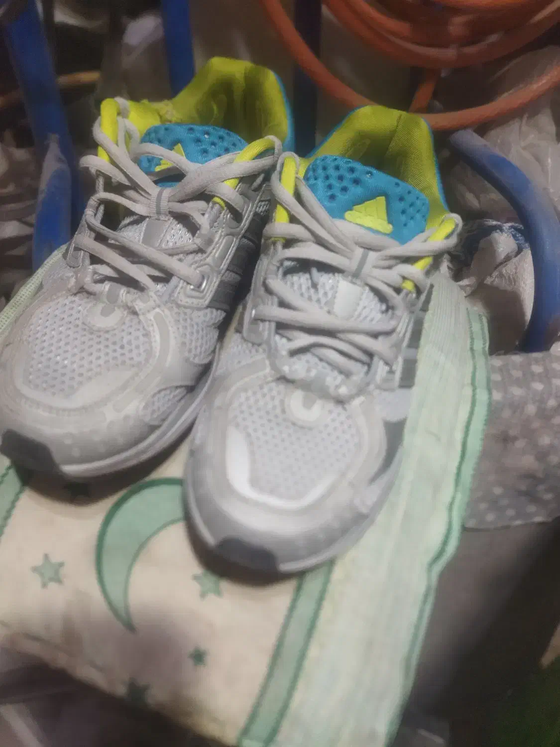 کتونی اورجینال رنگ فوق‌العاده زیبا شماره 41 یک سوم|کیف، کفش، کمربند|صباشهر, |دیوار