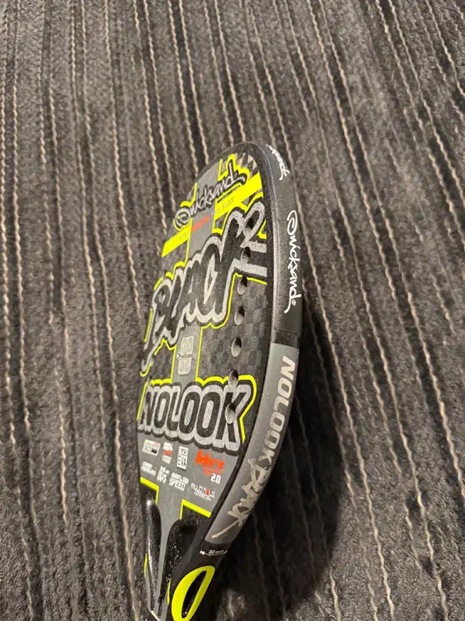 راکت تنیس ساحلی مشابه نو|ورزش‌های توپی|کیش, |دیوار