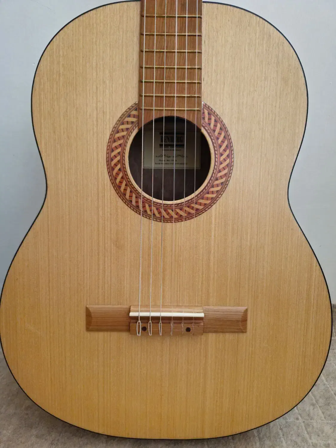 گیتار Benberg|گیتار، بیس، امپلیفایر|رامسر, |دیوار