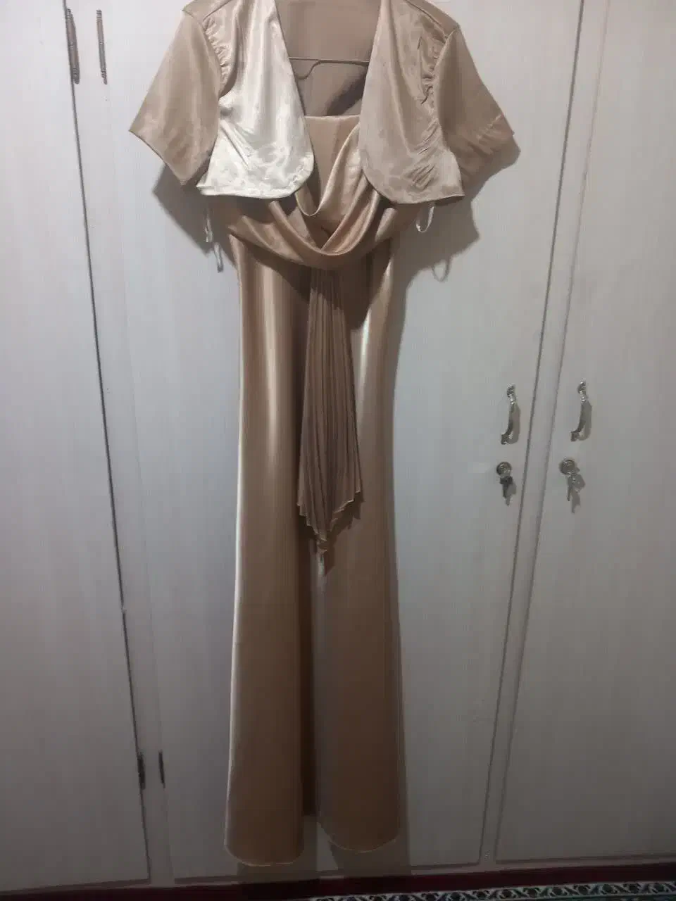 پیراهن مجلسی|لباس|مشهد, آیت الله کاشانی|دیوار