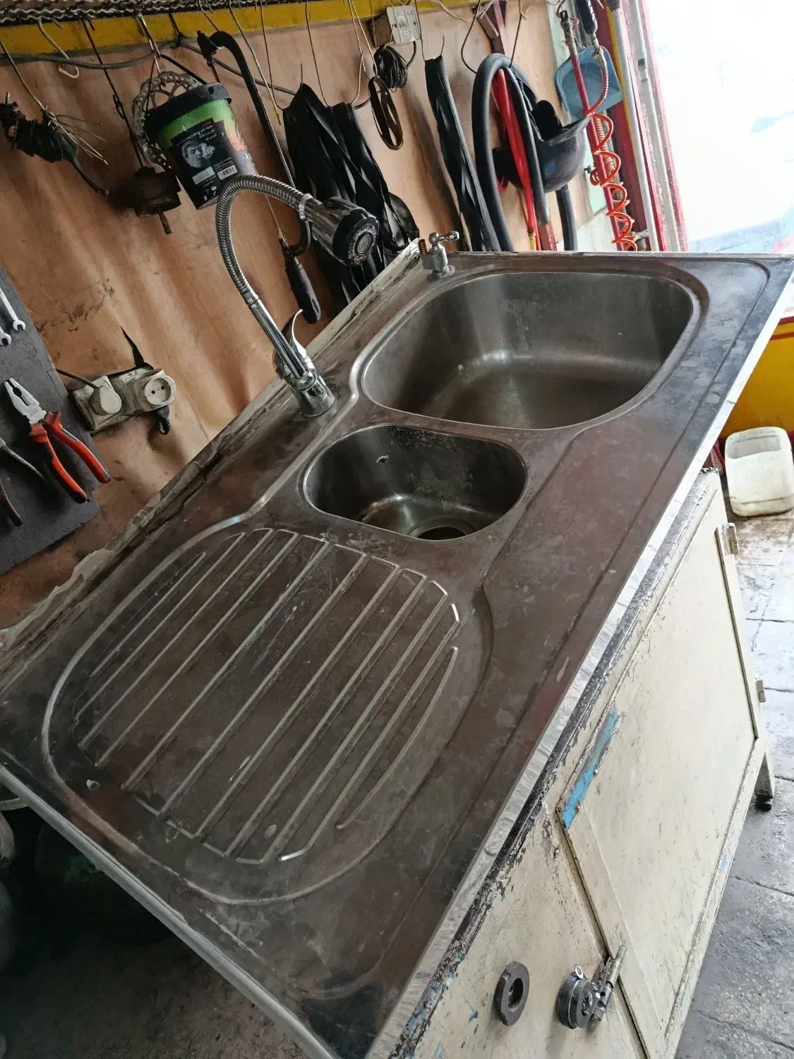 سینگ|آب‌چکان و نظم‌دهنده ظروف|تهران, والفجر (افسریه)|دیوار