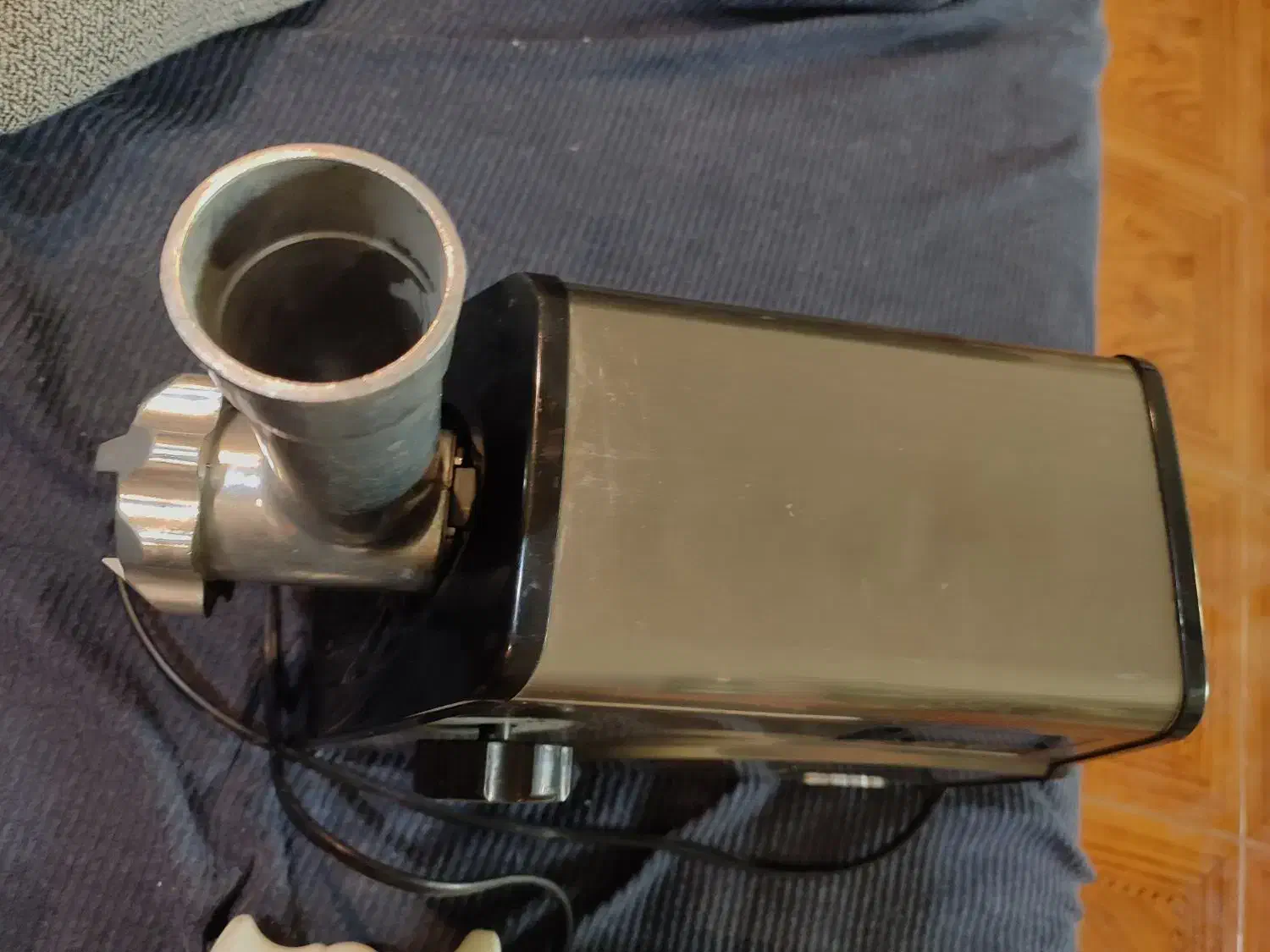 چرخ گوشت خانگی یا فست فودی کارکرده سالم تمیز  نو|خردکن، آسیاب، غذاساز|صدرا-فارس, فاز ۱|دیوار