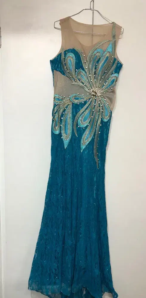 لباس مجلسی|لباس|مشهد, امیر|دیوار