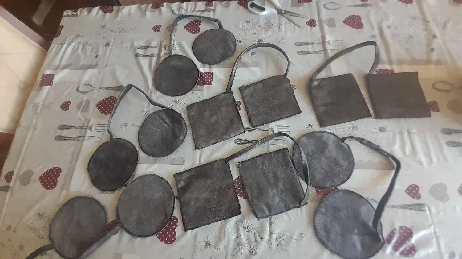 دوخت ست سرویس آشپزخانه و جهیزیه|سفره، حوله، دستمال آشپزخانه|ارومیه, |دیوار