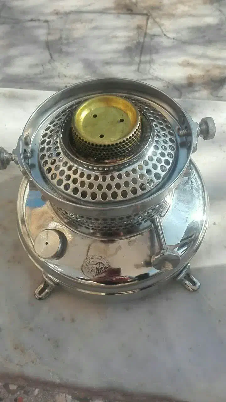 پایه سماور نفتی|کلکسیون اشیاء عتیقه|کاشان, استرک|دیوار