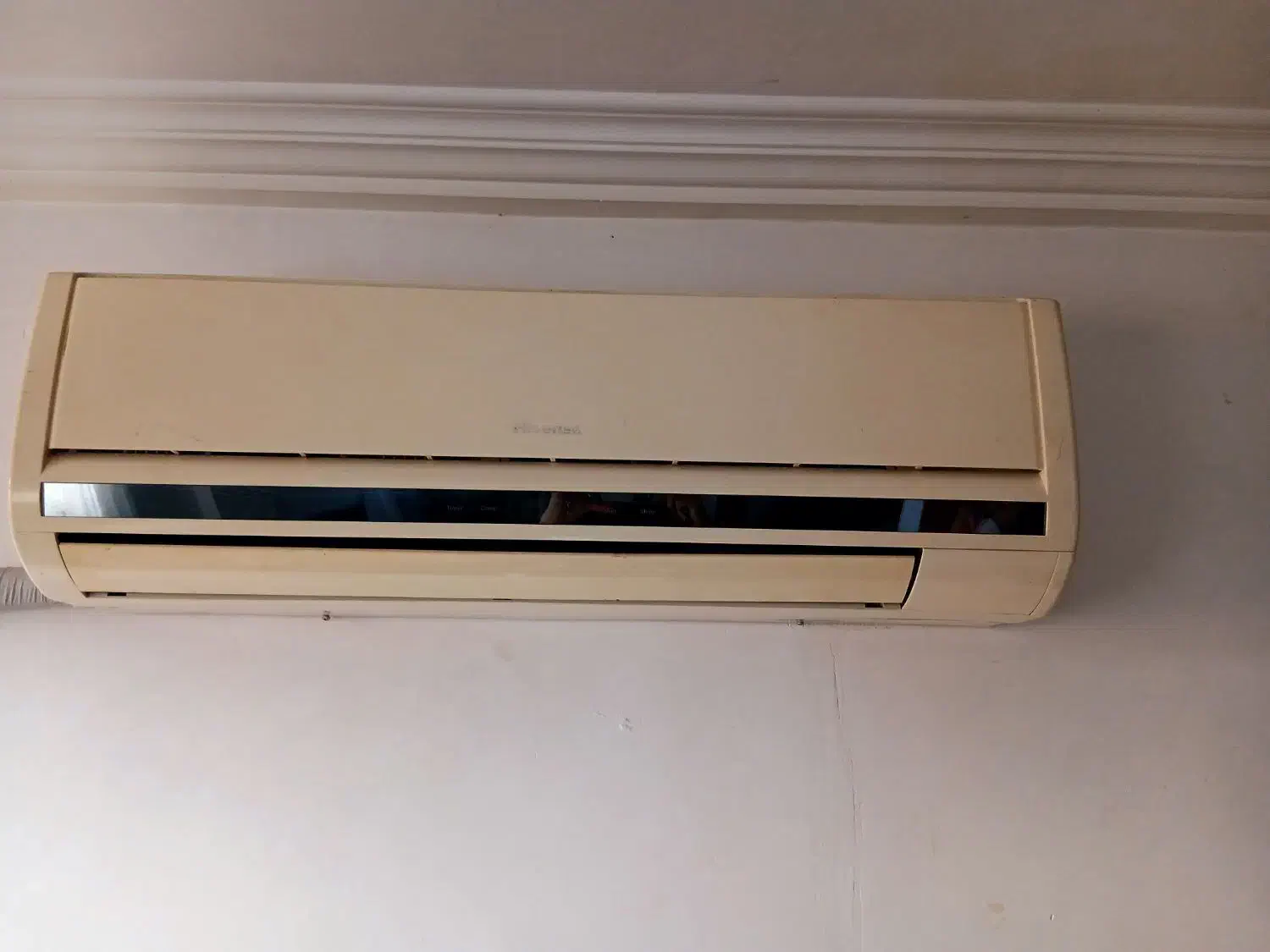 اسپیلت هایسنس۱۸ هزار|کولر گازی و فن‌کوئل|رشت, ولکس|دیوار