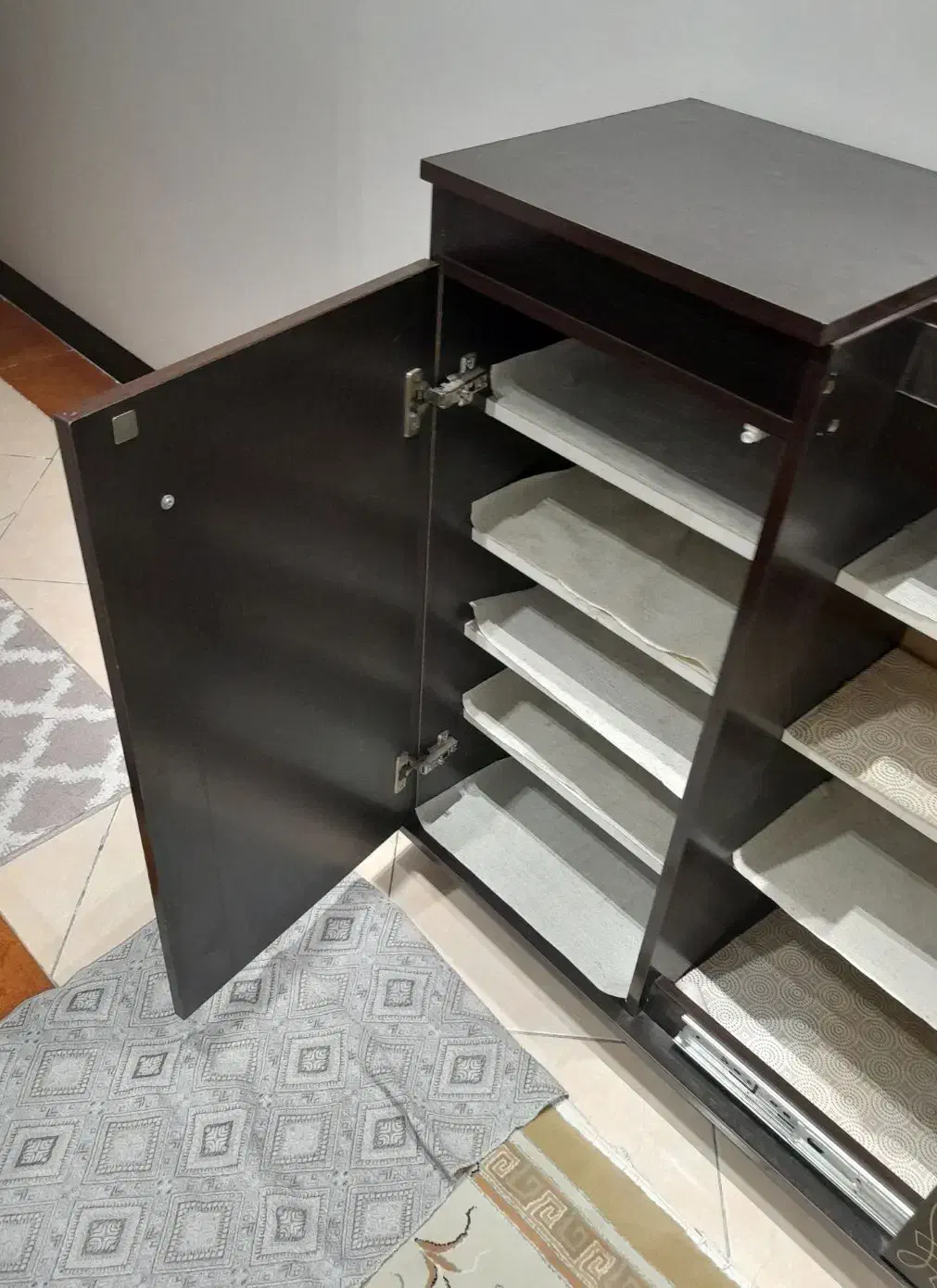 جاکفشی|جاکفشی، کمد، دراور|اندیشه, اندیشه فاز ۱|دیوار