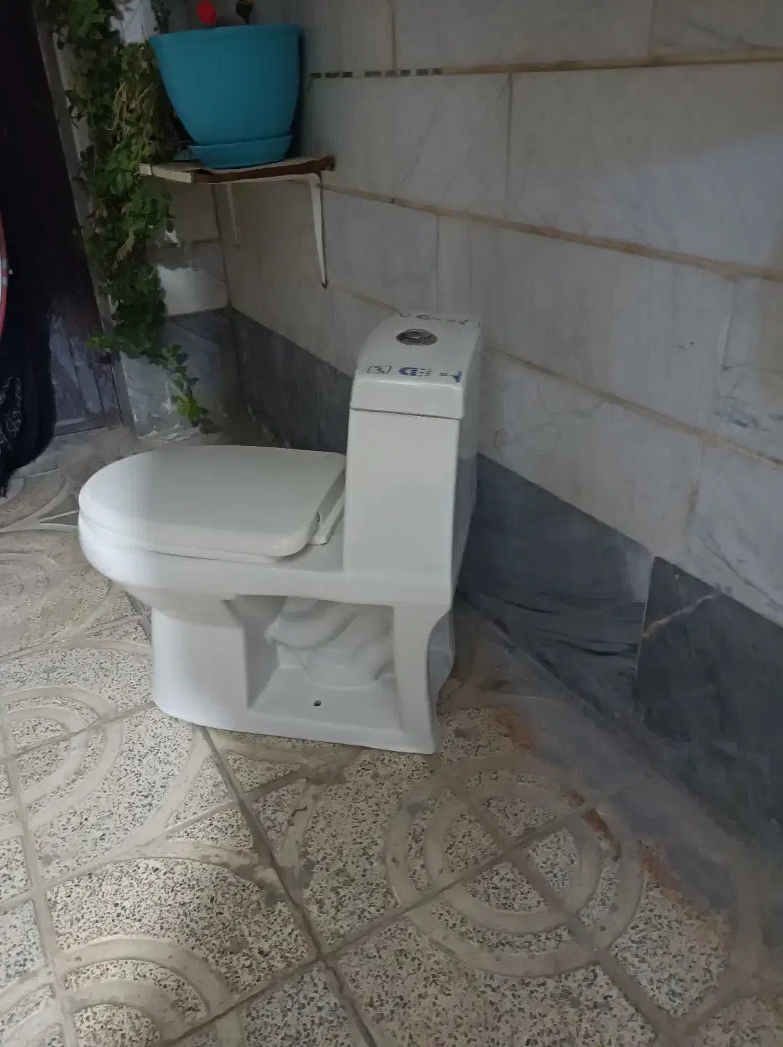 توالت فرنگی در حد نو و کامل سالم|لوازم سرویس بهداشتی|بهارستان, |دیوار