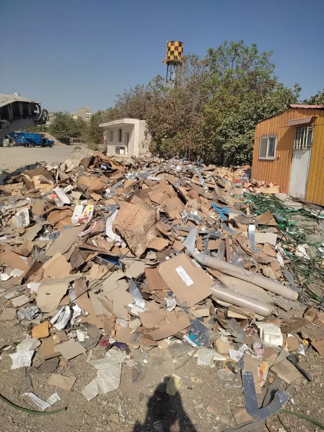 بهترین خریدارضایعات.کارتن وآهن و مشمباوغیره درمحل|خدمات پیشه و مهارت|تهران, خلازیر|دیوار