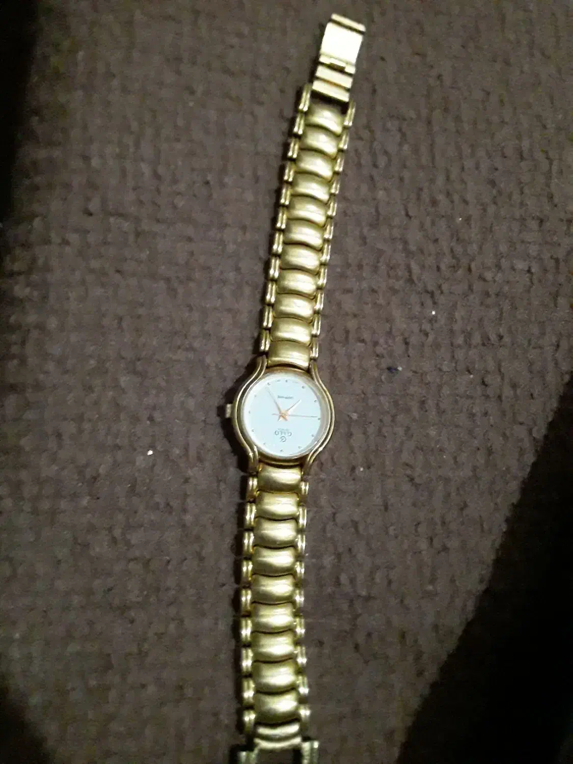 ساعت گالو|ساعت|رباطکریم, شترخوار|دیوار