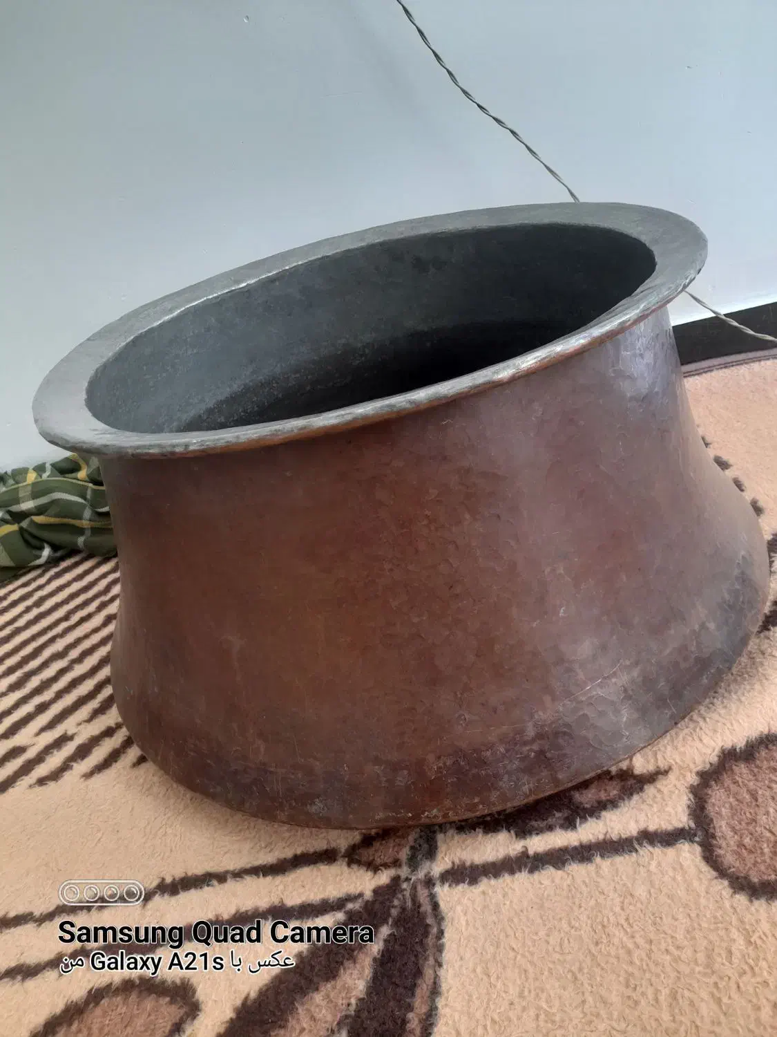 دیگ مسی چکشی قدیمی.یادگار گذشتگان با مرام|ظروف پخت‌وپز|آباده, |دیوار