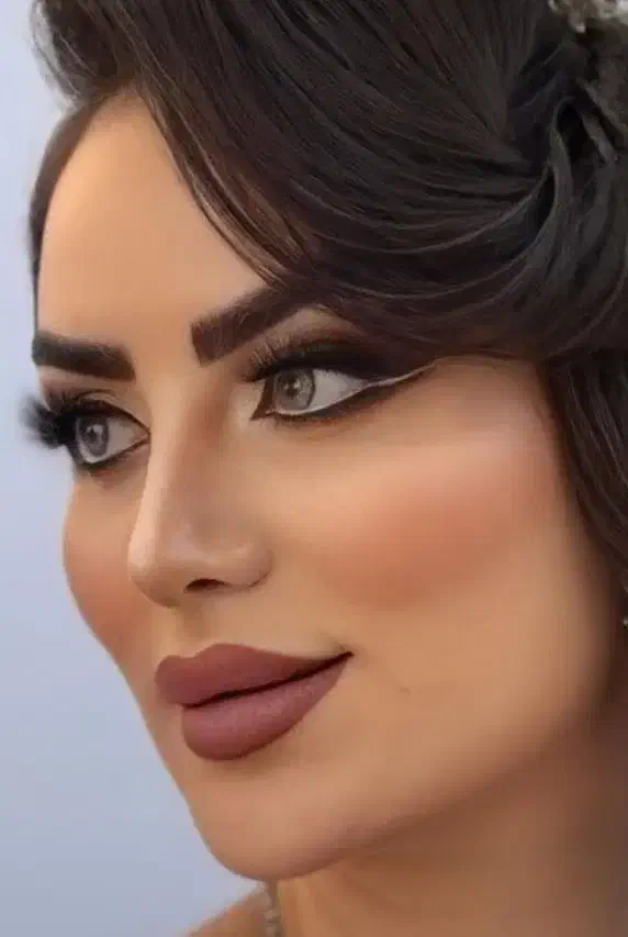 میکاپ و شنیون با قیمت عالی ویژه ۸/۹/۱۰مهرماه|خدمات آرایشگری و زیبایی|شیراز, درکی|دیوار