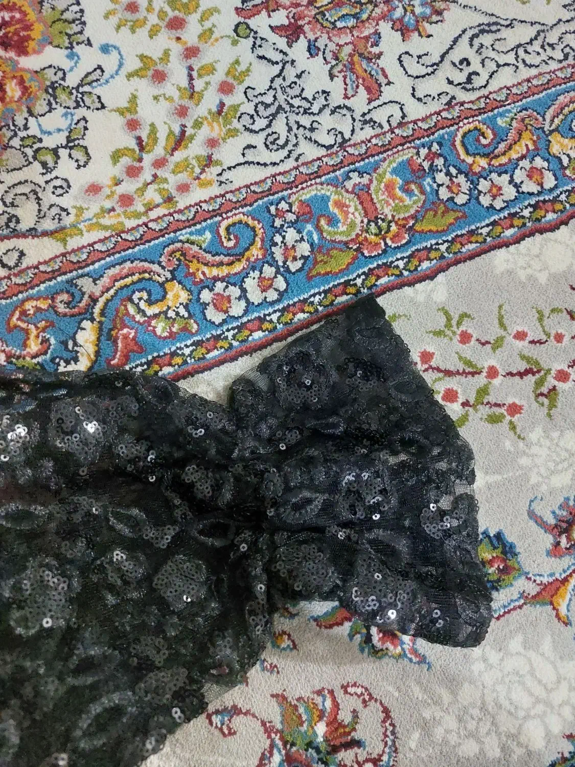 لباس محلی در حد نو|لباس|لیکک, |دیوار
