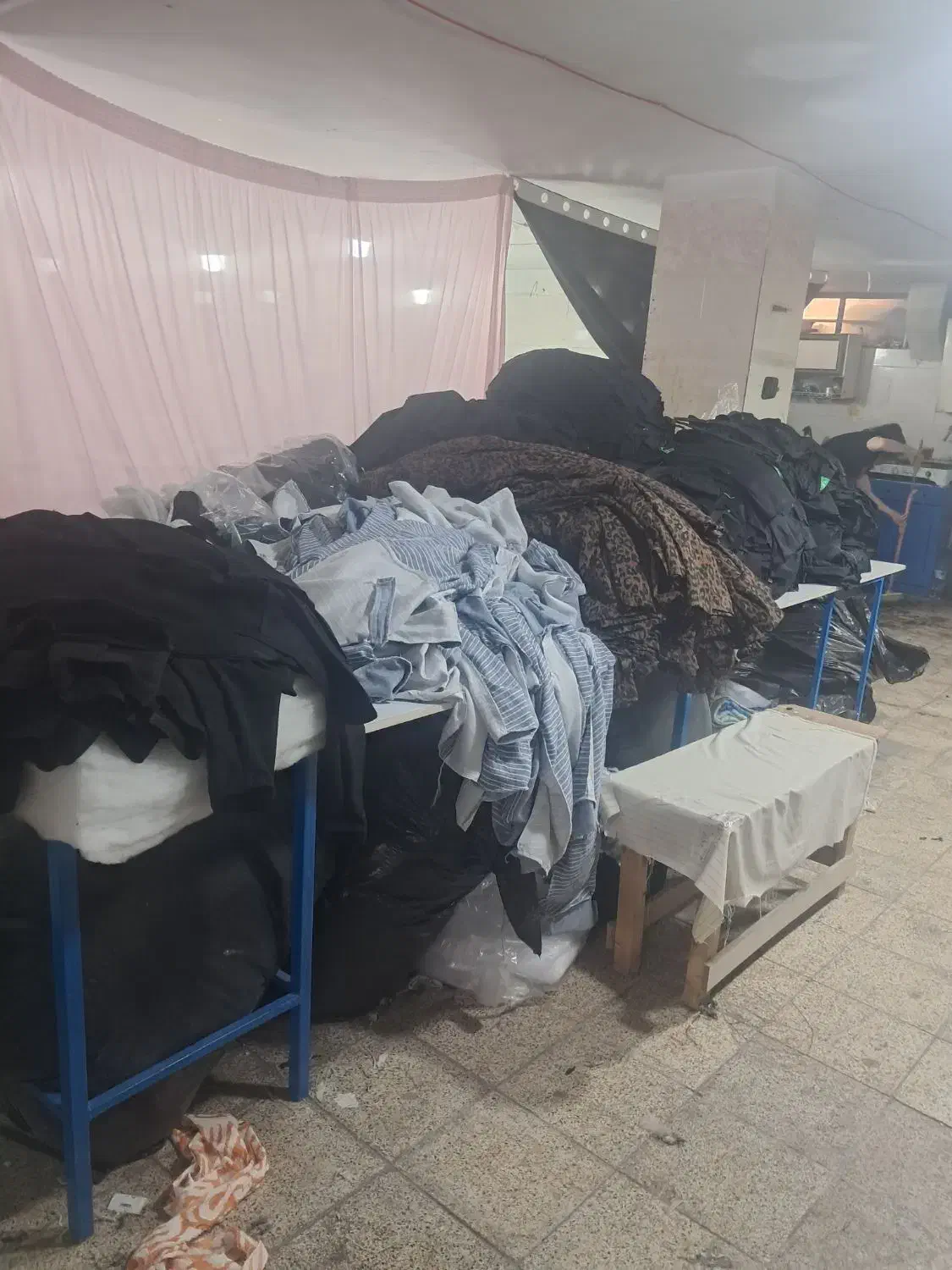 استخدام مزدی دوز و بیرون بر و اتو کار|استخدام صنعتی، فنی، مهندسی|گلستان (تهران), |دیوار