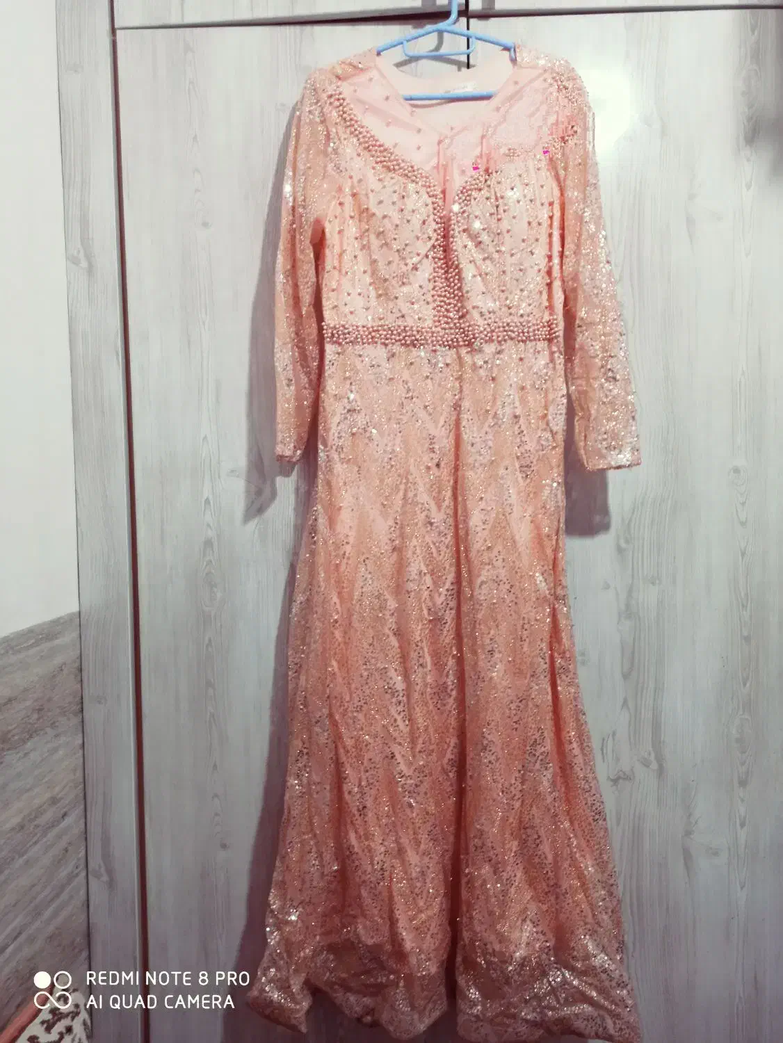 لباس مجلسی درحدنو|لباس|لاهیجان, لیالستان|دیوار