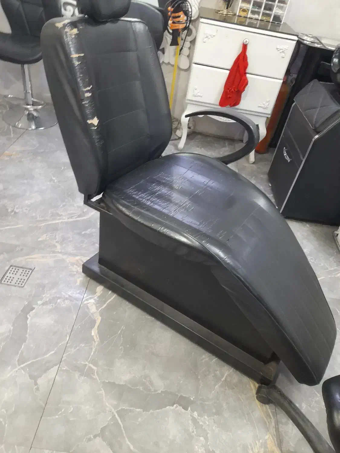 صندلی اصلاح میز ناخن کارکرده|آرایشگاه و سالنهای زیبایی|اسلامشهر, زرافشان|دیوار