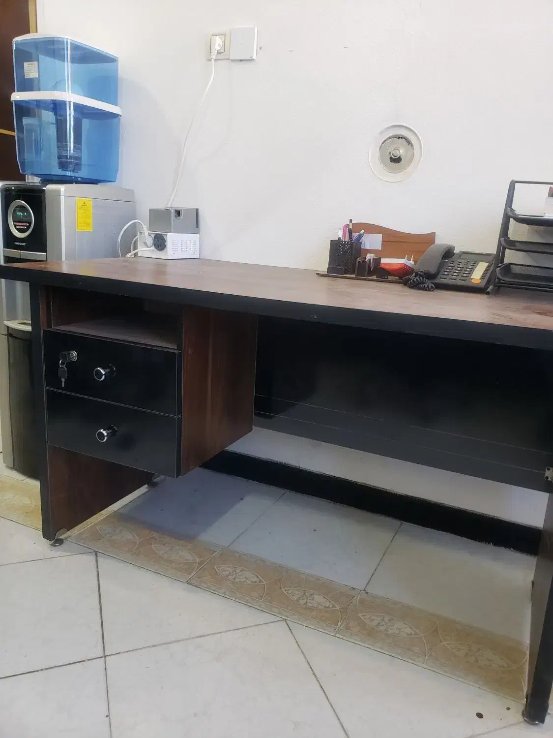 میز اداری کشو چپ|مبلمان اداری|صدرا-فارس, فاز ۱|دیوار