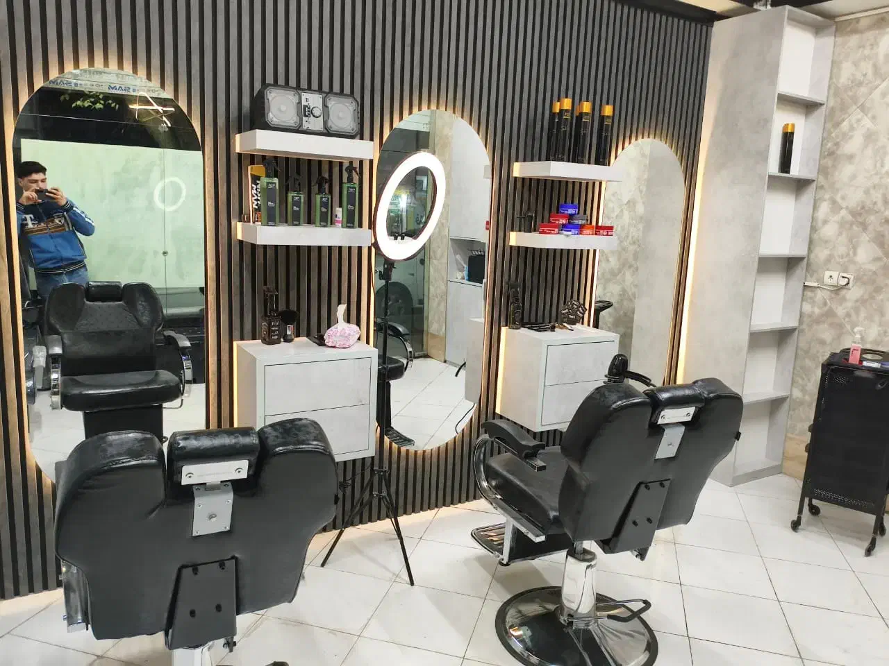 دعوت به همکاری آرایشگر مردانه و صندلی اجاره|استخدام درمانی، زیبایی، بهداشتی|تهران, جلیلی|دیوار