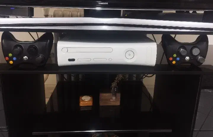 ایکس باکس 360 - دو دسته جیتگ|کنسول، بازی ویدئویی و آنلاین|اصفهان, ملاصدرا|دیوار