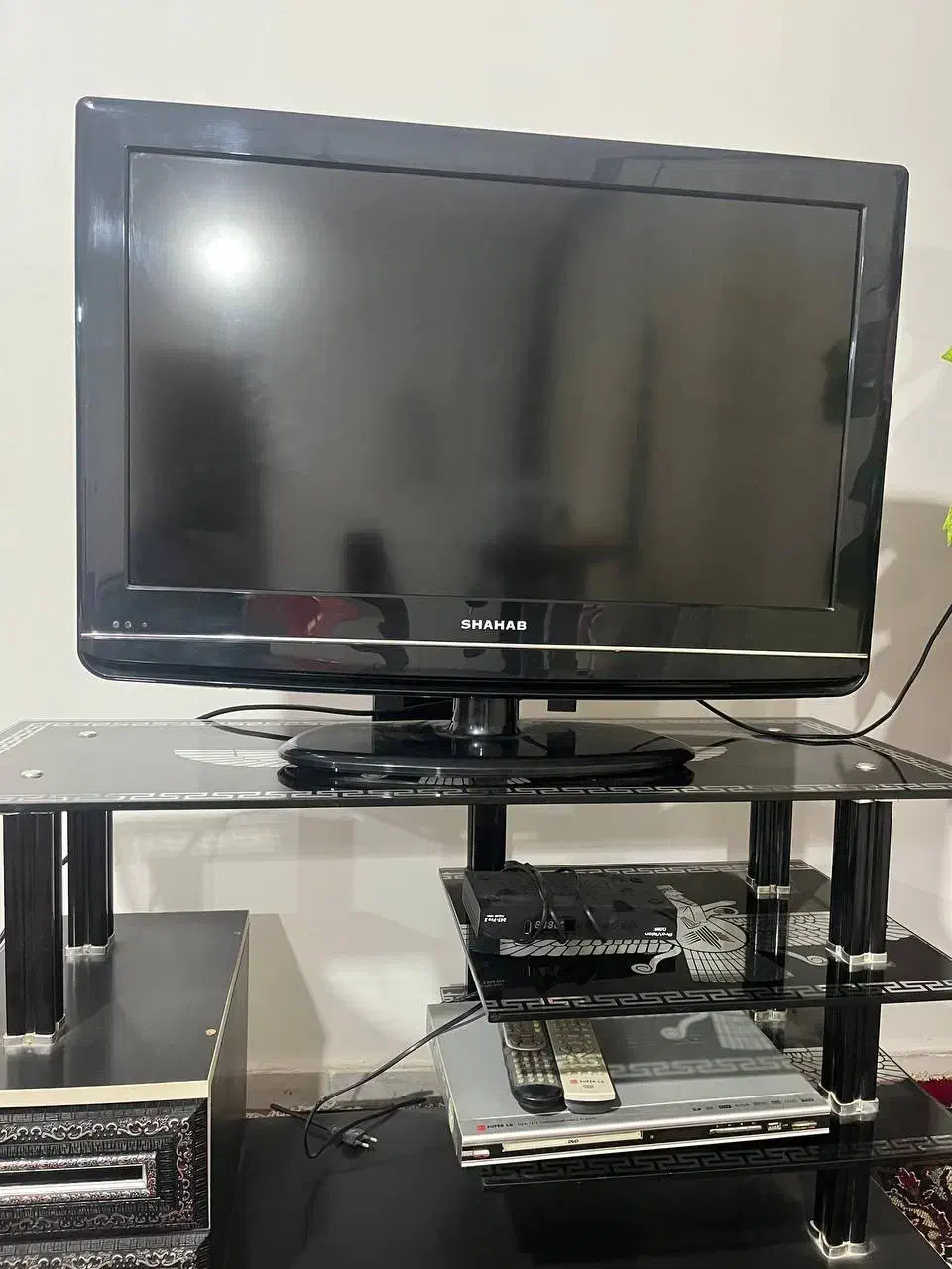 تلویزیون|تلویزیون و پروژکتور|نمین, |دیوار