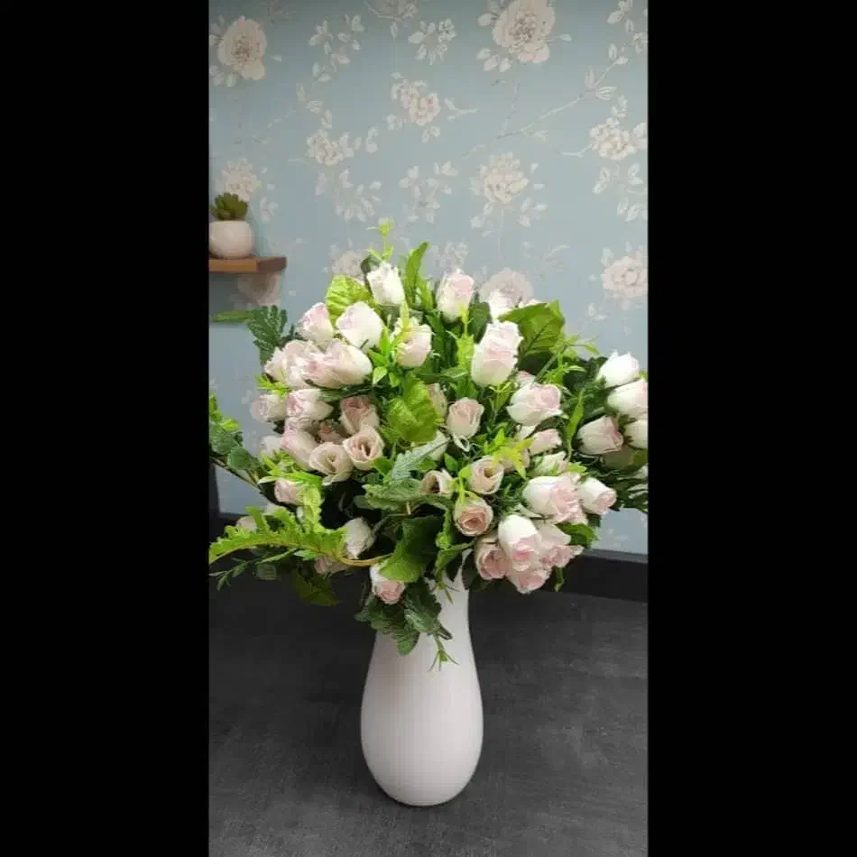 ۴ عدد گل مصنوعی زیبا تمیز و مرتب|گل مصنوعی|میاندوآب, |دیوار