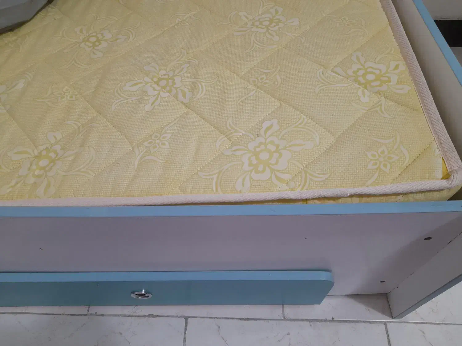 تخت به همراه تشک و سرویس رو تختی|تخت و سرویس خواب|پاکدشت, پاکدشت (مامازند)|دیوار