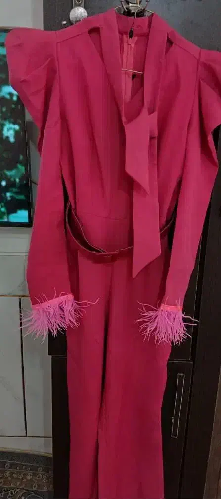 لباس|لباس|مرودشت, فاز اول شهرک فرهنگیان|دیوار