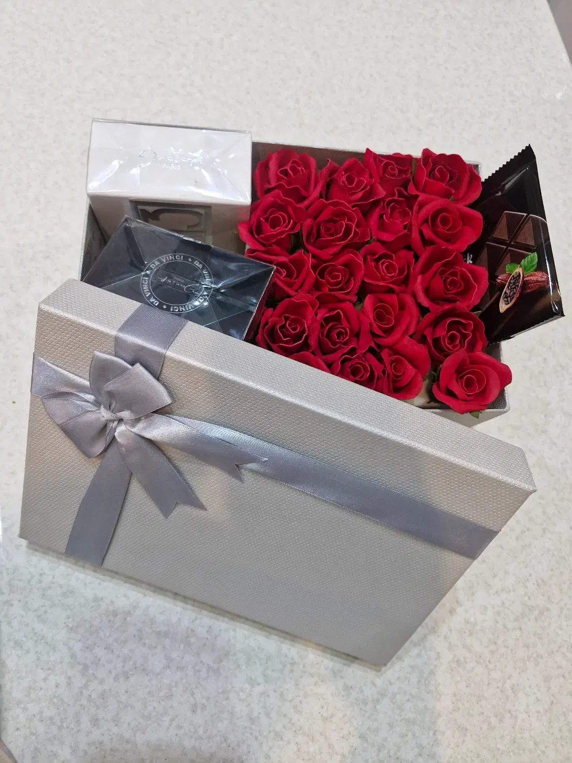 باکس گل و سبد گل هدیه|گل مصنوعی|سیرجان, |دیوار