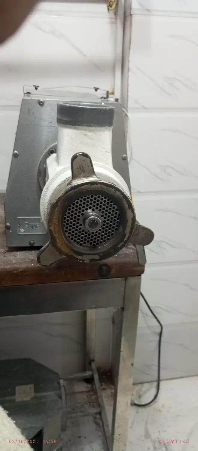 چرخ گوشت32 در حد نو الکترو کار گیربکسی|خردکن، آسیاب، غذاساز|رشت, استقامت ۲|دیوار