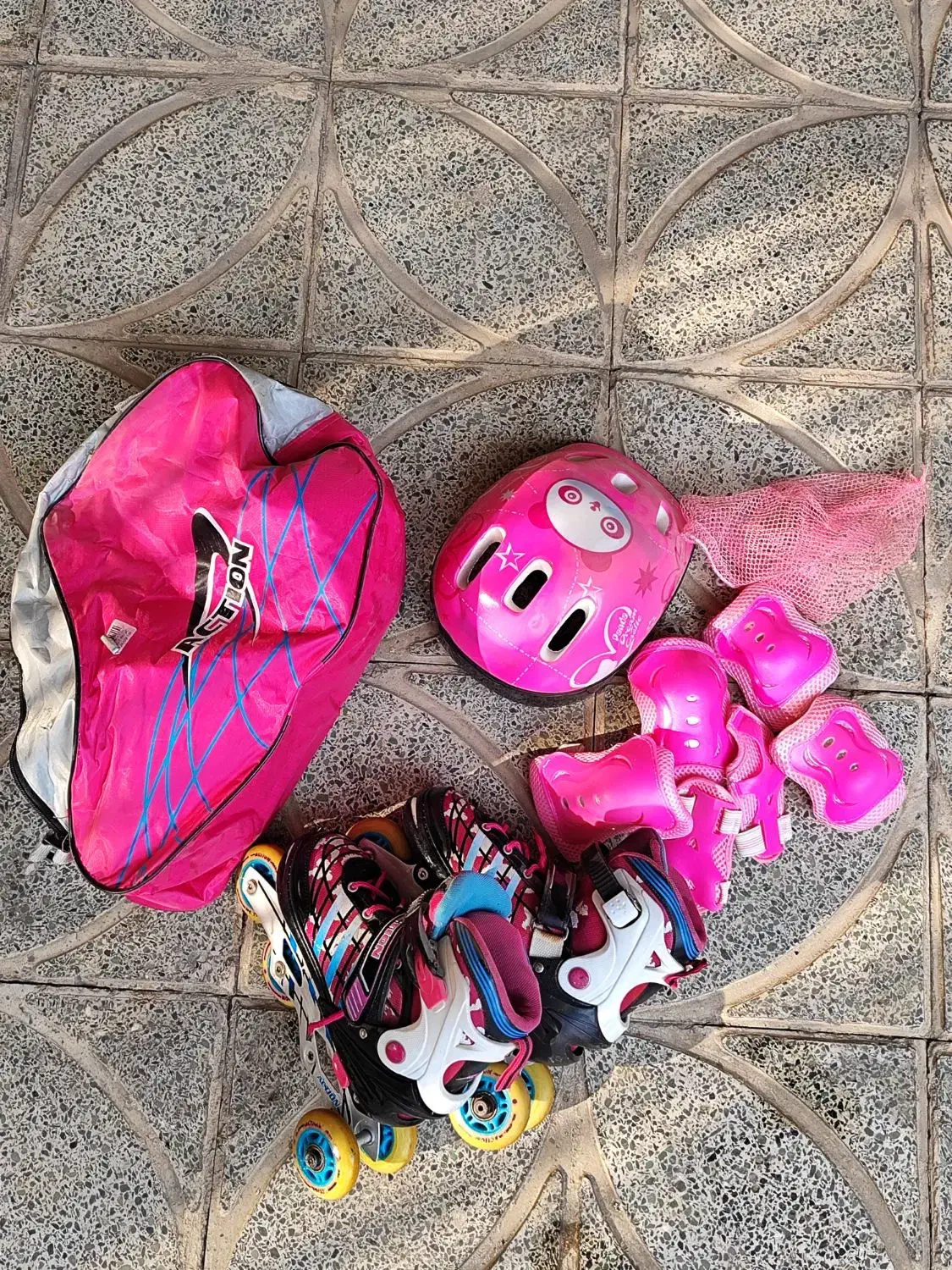 اسکیت درحد نو همراه با تجهیزات کامل|دوچرخه، اسکیت، اسکوتر|شاهین‌شهر, طالقانی|دیوار