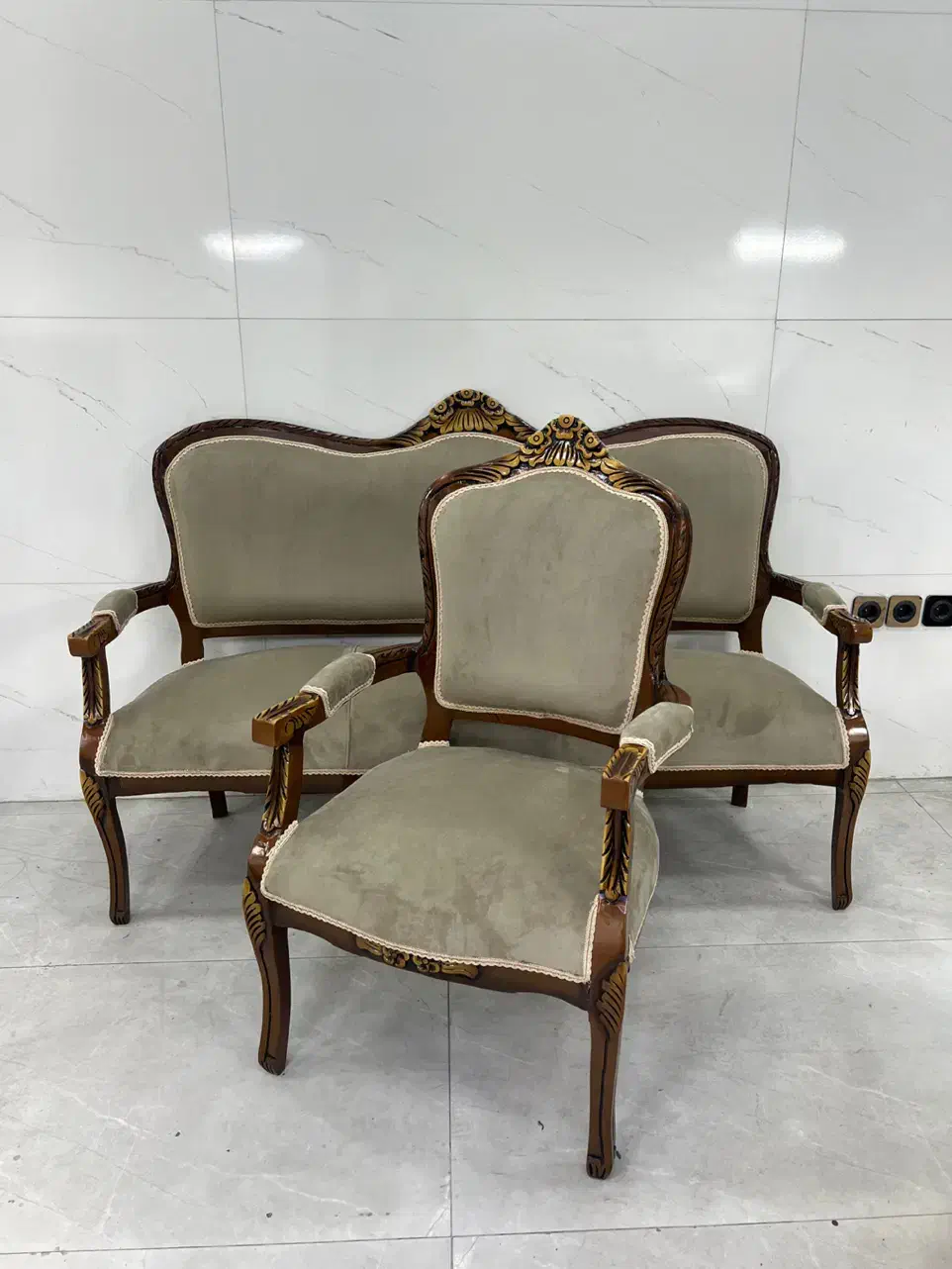 مبل المانی ۳گل پارچه خارجی|مبلمان خانگی و میز عسلی|تهران, میدان میوه و تره‌بار مرکزی|دیوار