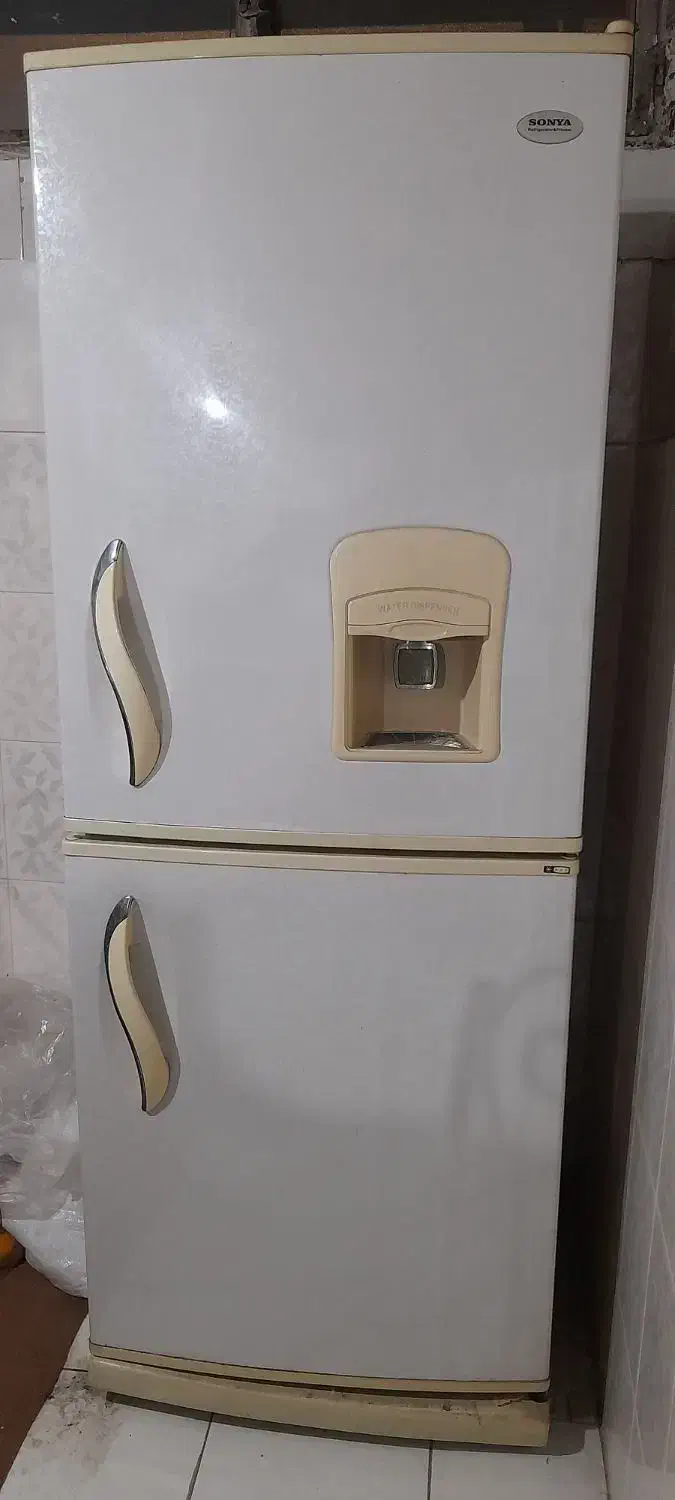 یخچال و فریزر دو درب سونیا|یخچال و فریزر|تاکستان, |دیوار