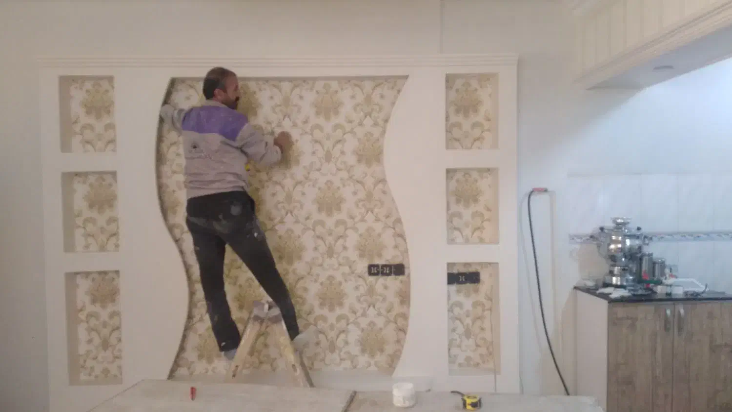 نصاب کاغذ دیواری|خدمات پیشه و مهارت|باقرشهر, |دیوار