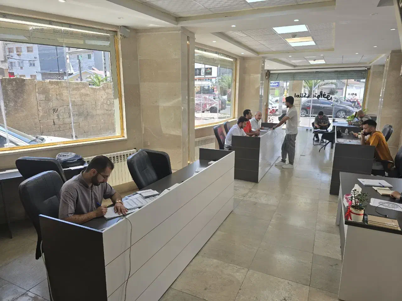 جذب همکار در تیم دپارتمان املاک توافق|استخدام اداری و مدیریت|رشت, معلم|دیوار