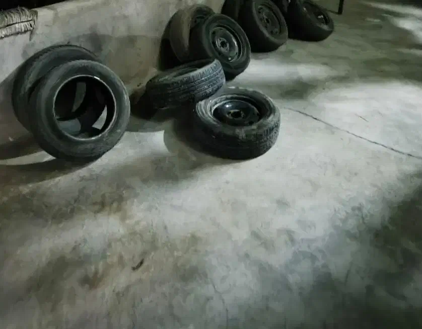 رینگ و لاستیک فابریکی و اسپرت 17 و پنوماتیک|قطعات یدکی و لوازم جانبی|اصفهان, ارغوانیه|دیوار