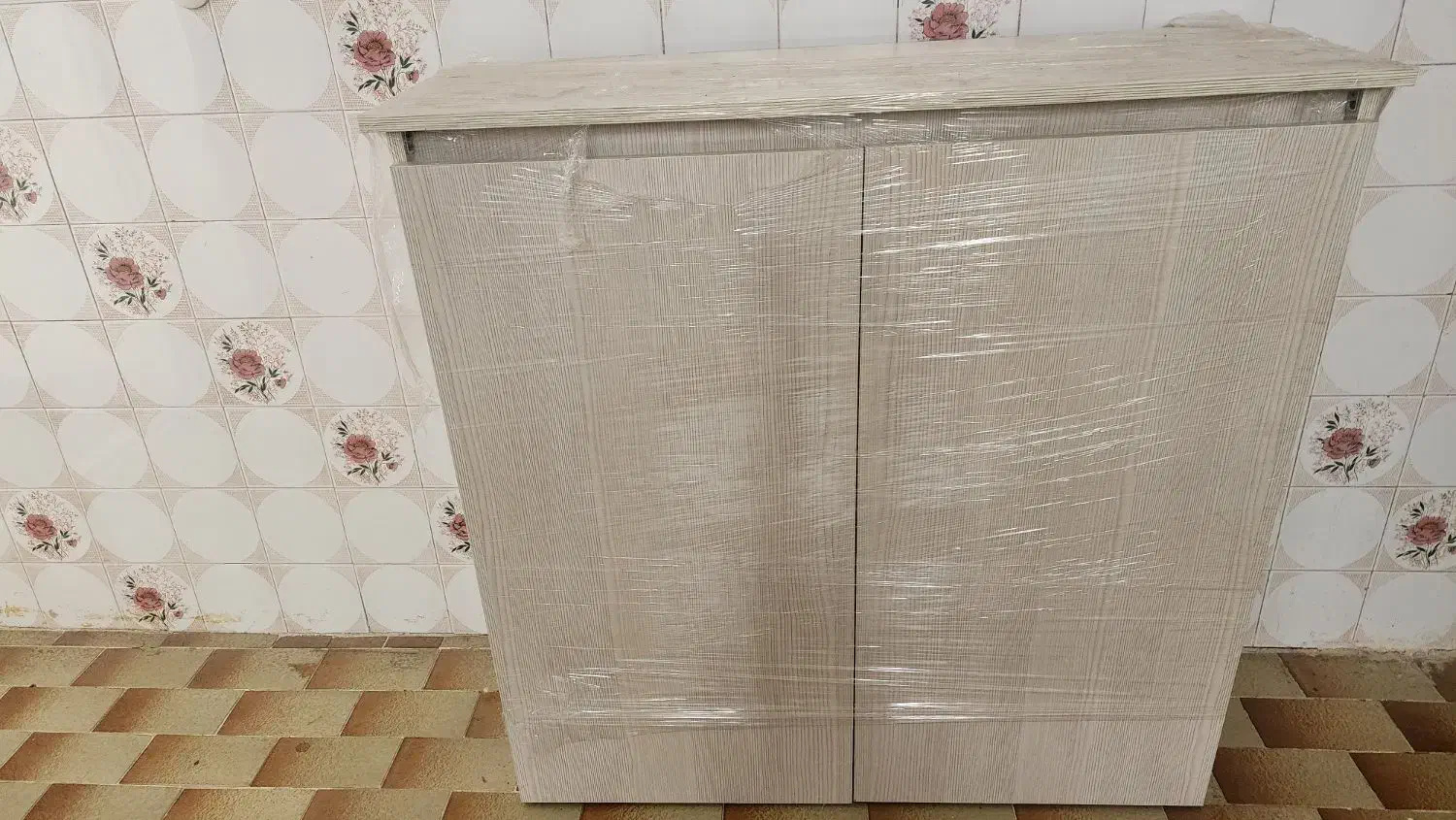 جا کفشی چوبی|جاکفشی، کمد، دراور|اصفهان, شیخ اشراق|دیوار