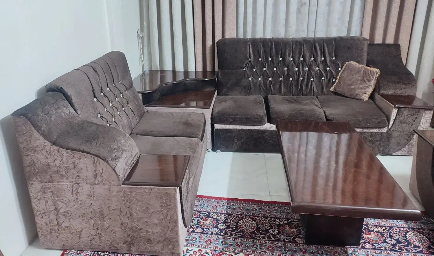 مبل ال هفت نفره کارکرده ومیزتی وی شیشه ای|مبلمان خانگی و میز عسلی|بهارستان, |دیوار