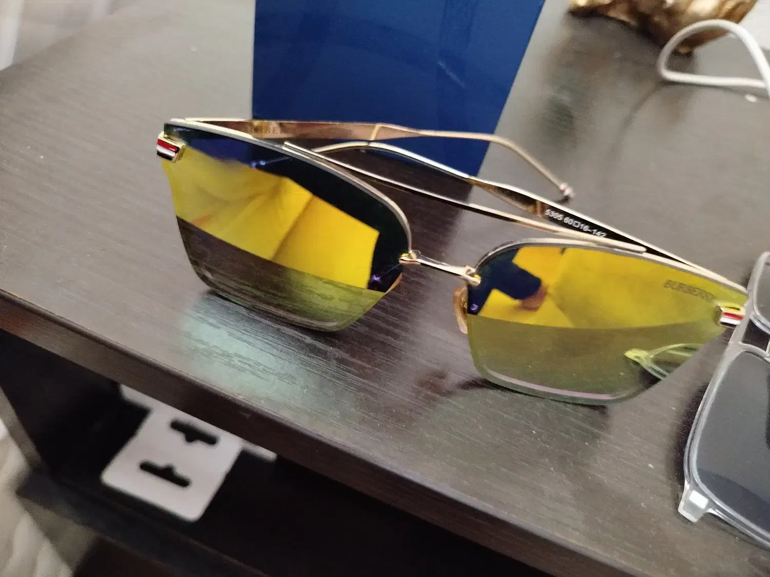 عینک Burberry Italian|زیورآلات و اکسسوری|کیش, |دیوار