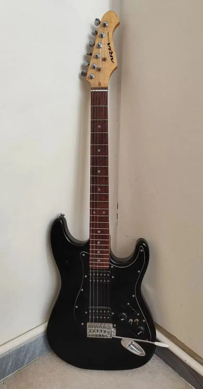 گیتار الکتریک آریا STG series|گیتار، بیس، امپلیفایر|کرج, عظیمیه|دیوار