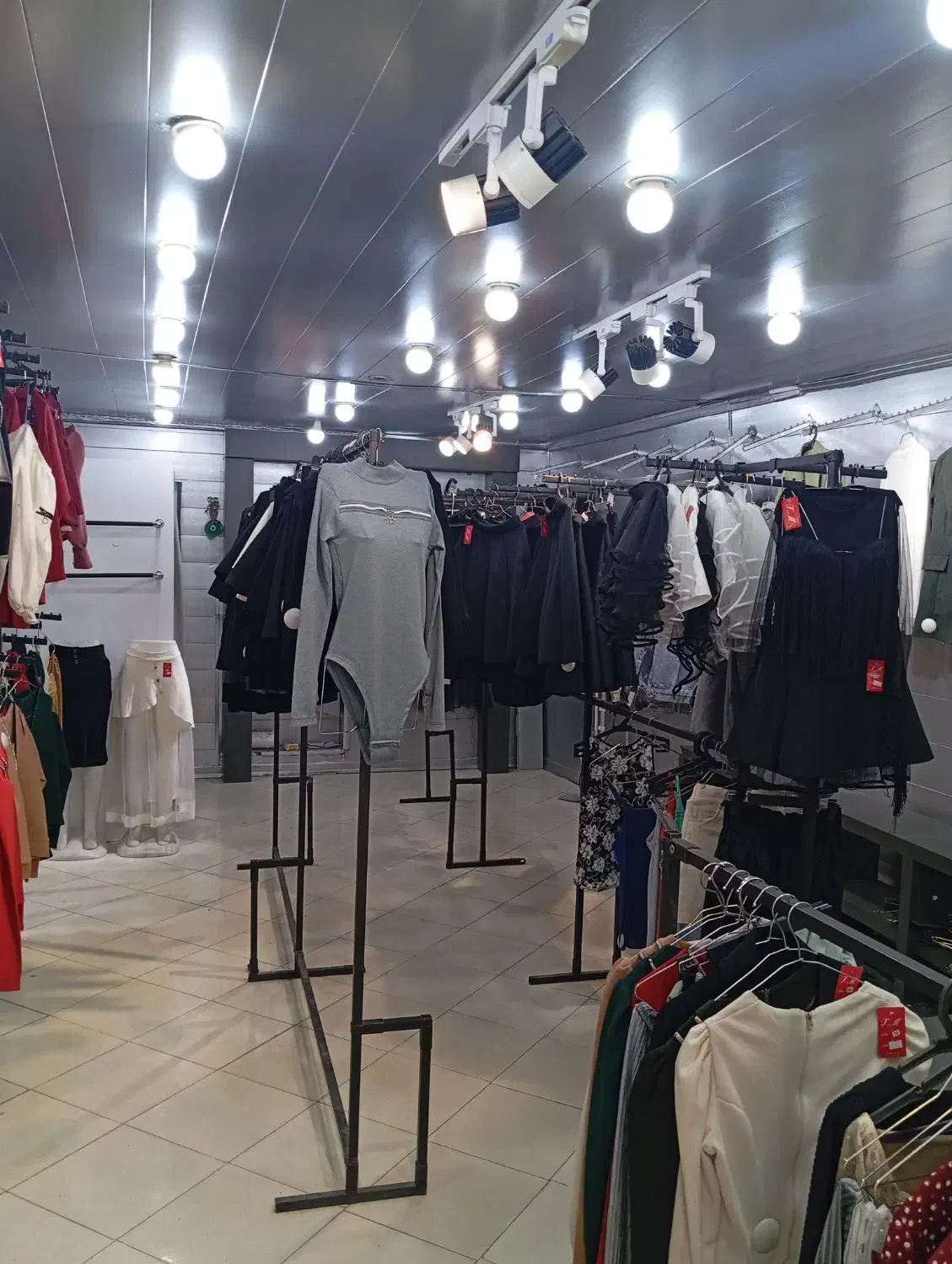 رگال و چوب لباس|بندرخت و رخت‌آویز|جیرفت, |دیوار