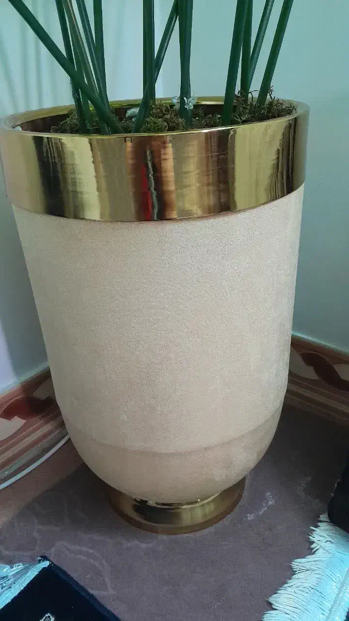 گل گلدان وگل گلدان فایبرگلاس مخملی بابرگ انجیری|گل مصنوعی|رودسر, |دیوار