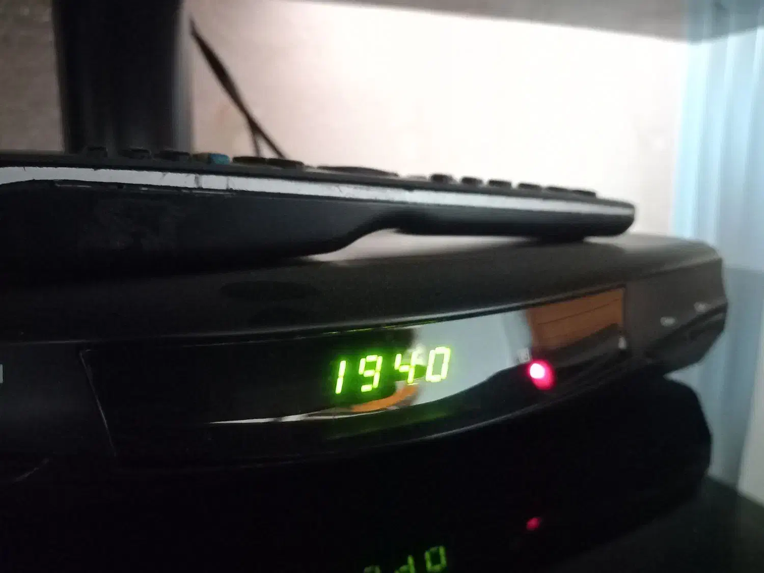تلویزیون کوچک مدل grundig|تلویزیون و پروژکتور|مشهد, سرافرازان|دیوار