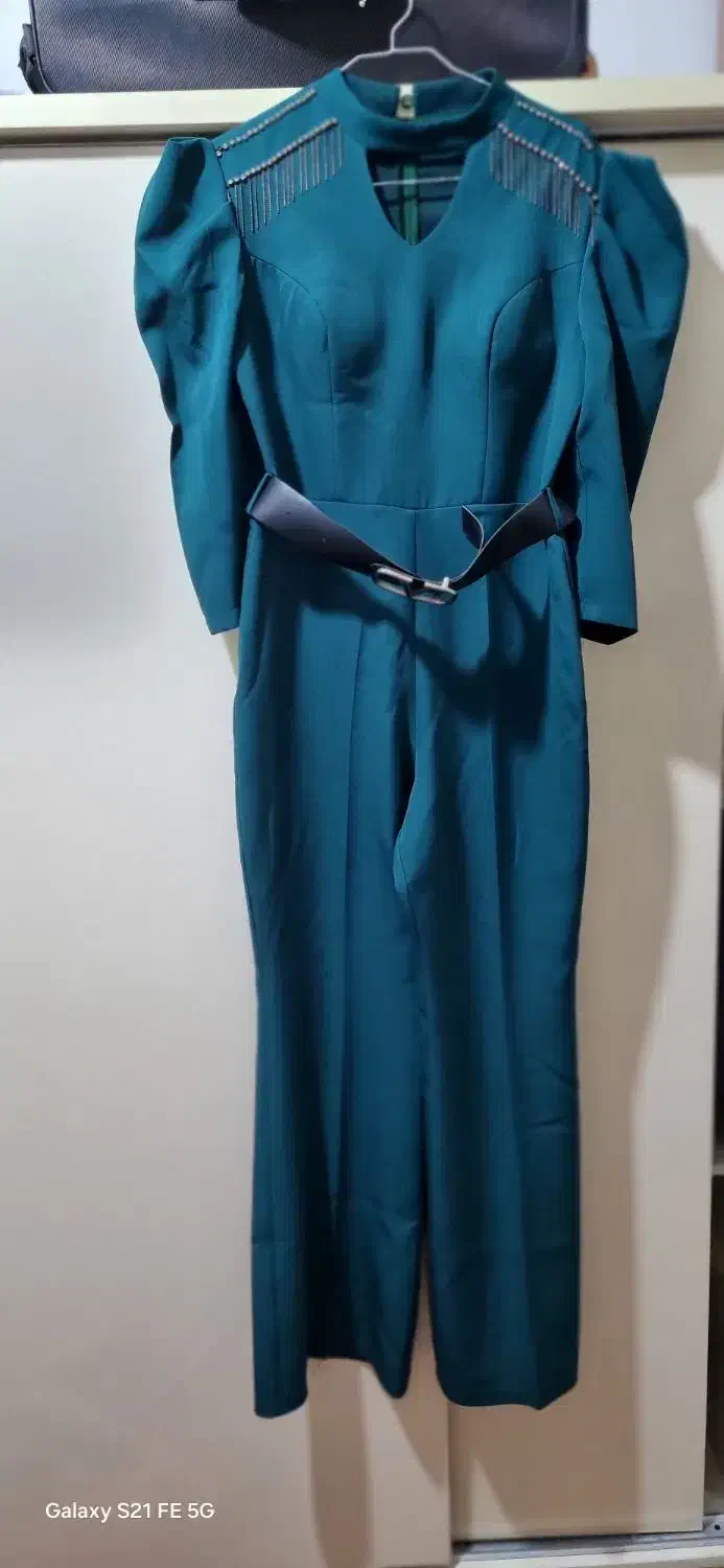 تولوم مجلسی یشمی رنگ|لباس|خوی, |دیوار