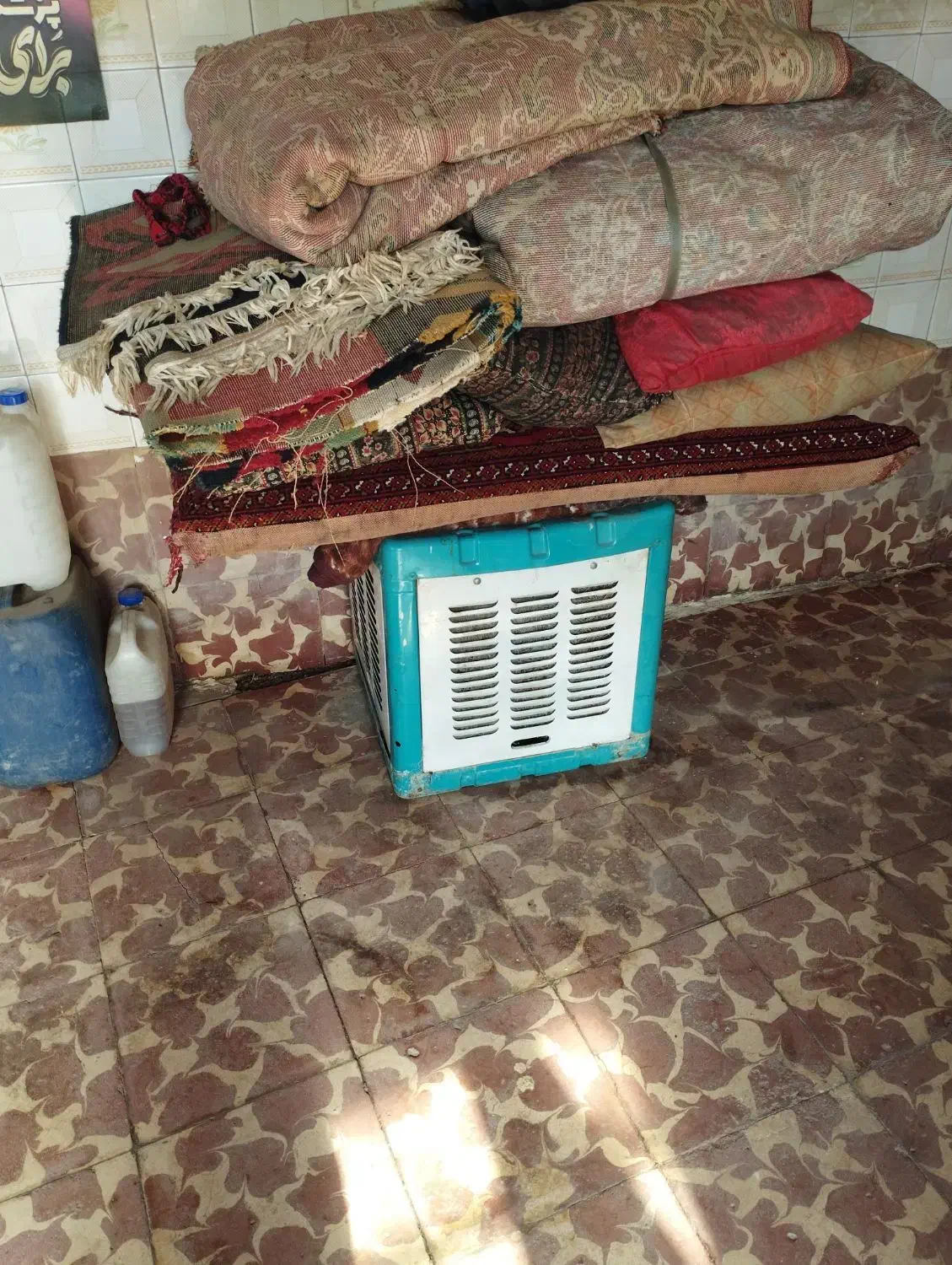 ۶ عدد فرش برای قهوه خونه دانه ای ۲۰۰ هزارتومان|فرش|مشگین شهر, |دیوار