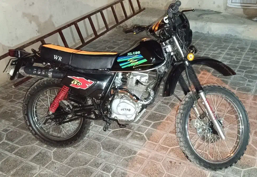 تریل جترو93در حد۱۴۰۵ آکبند|موتورسیکلت|گچی, |دیوار